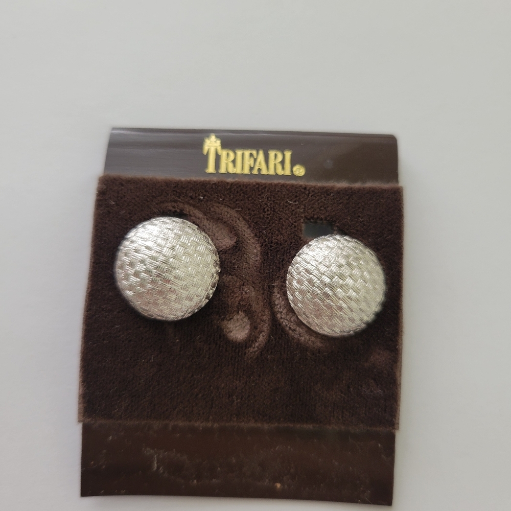 Vintage Signed Crown Trifari Round Crosshatch Silver Tone Clip On Earrings New